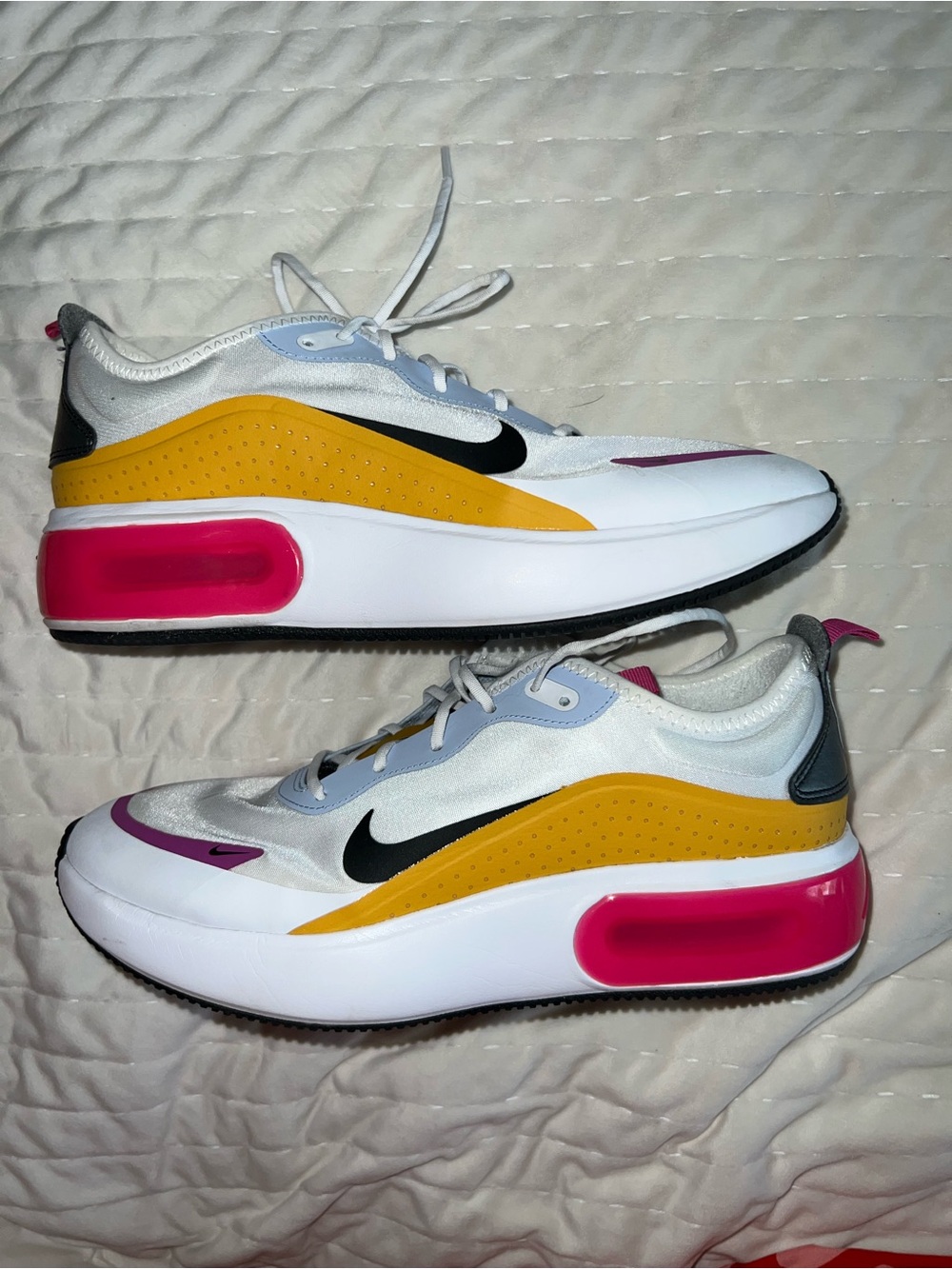 Women’s Nike Air Max Dia Shoes - Picture 2 of 8